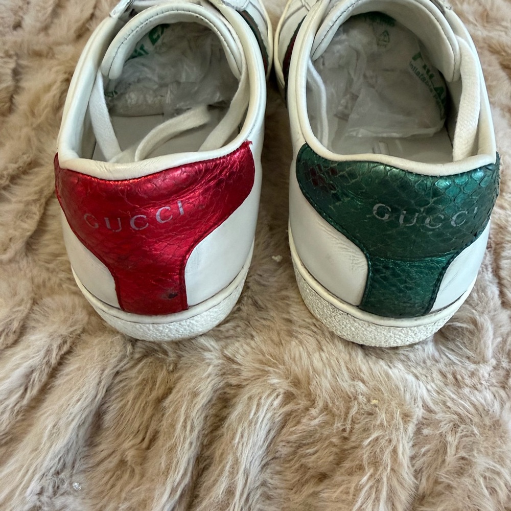 Women's Gucci Ace sneaker with bee
Size 36 US 6 - Picture 4 of 12